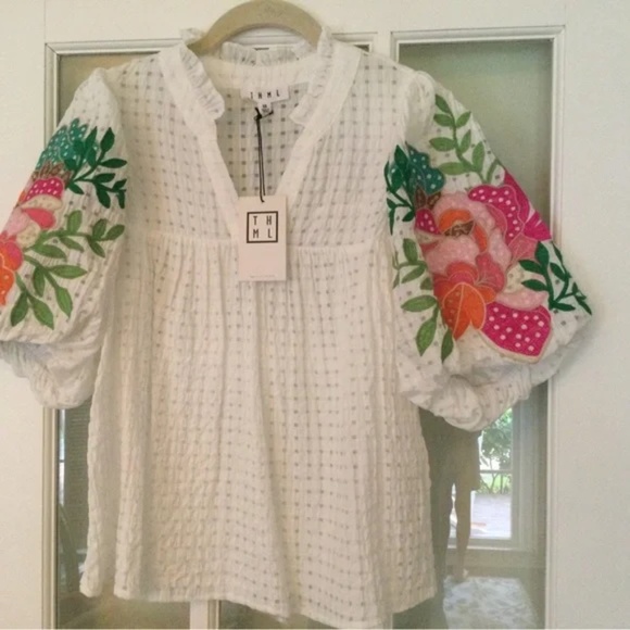 NWT THML White Floral Embroidered  Sleeve Top Blouse - Picture 3 of 8